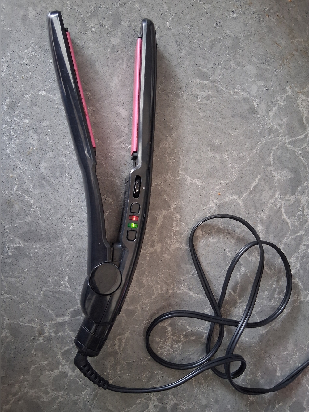 Conair Ceramic Hair Straightener With Pink Plates